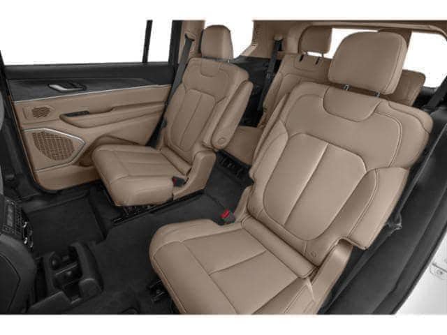 New 2023 Jeep Grand Cherokee L Limited w/ Black Appearance Package AWD/4WD image 13