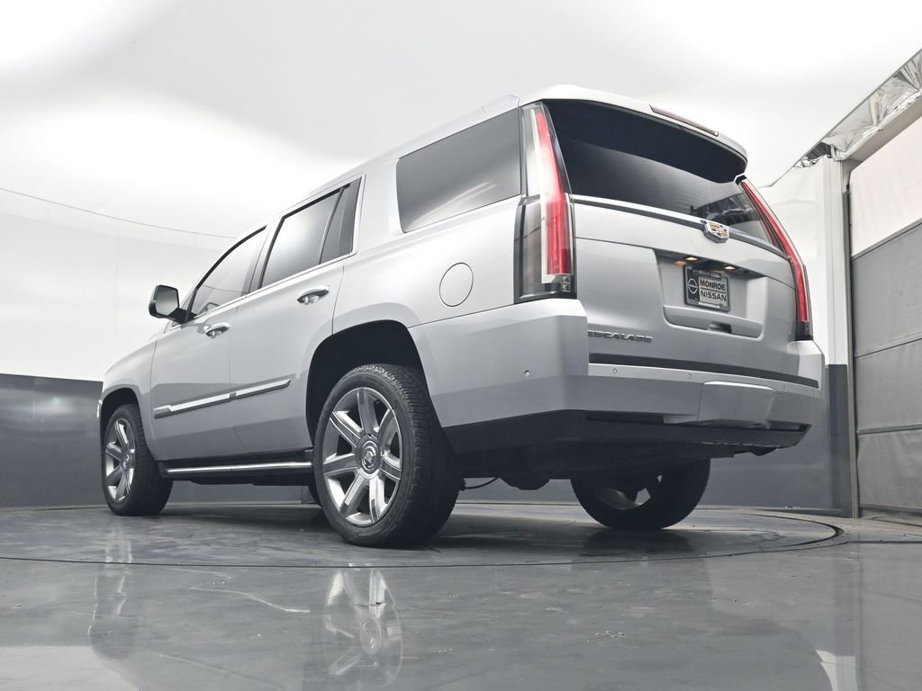 Used 2019 Cadillac Escalade Luxury image 24