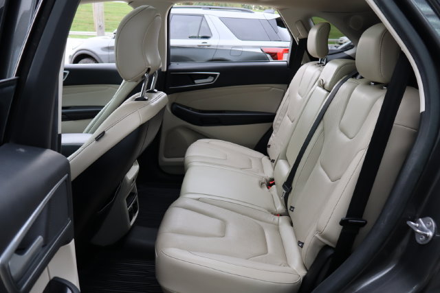 Used 2018 Ford Edge Titanium w/ Equipment Group 301A AWD/4WD image 29