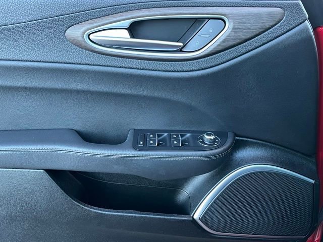Used 2017 Alfa Romeo Giulia Ti image 23