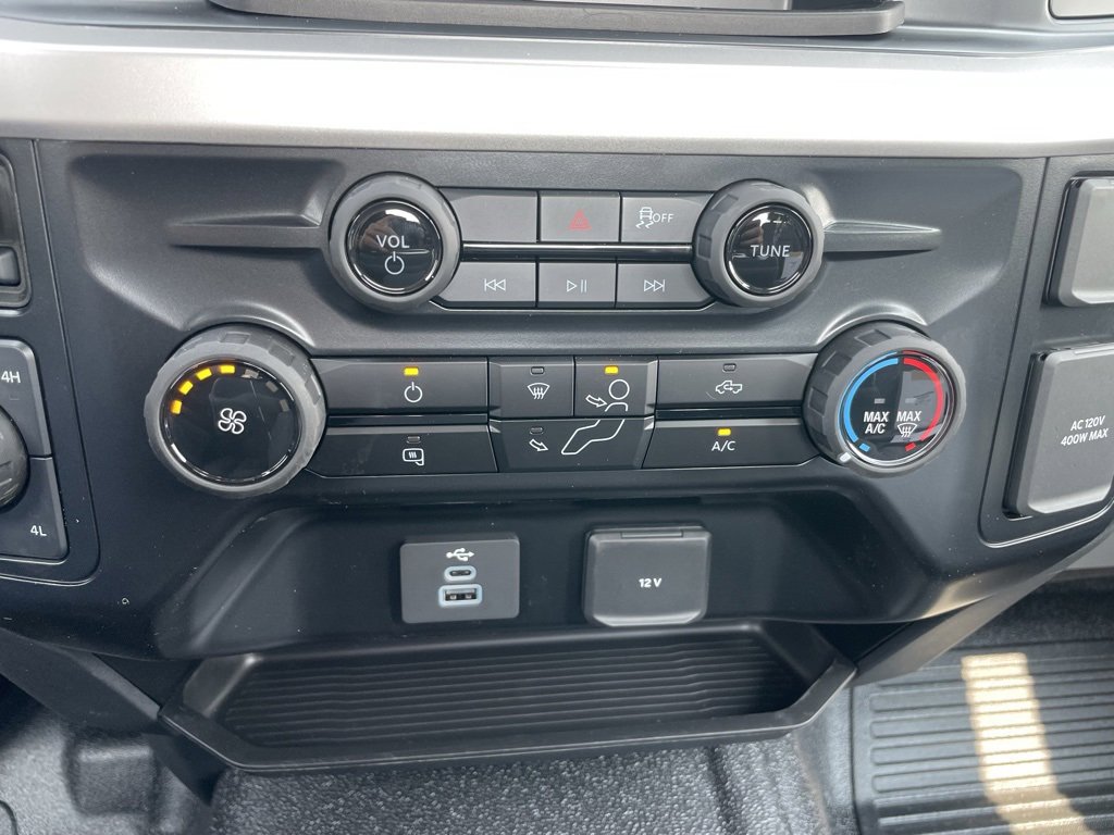 New 2025 Ford F550 4x4 Regular Cab Super Duty image 11
