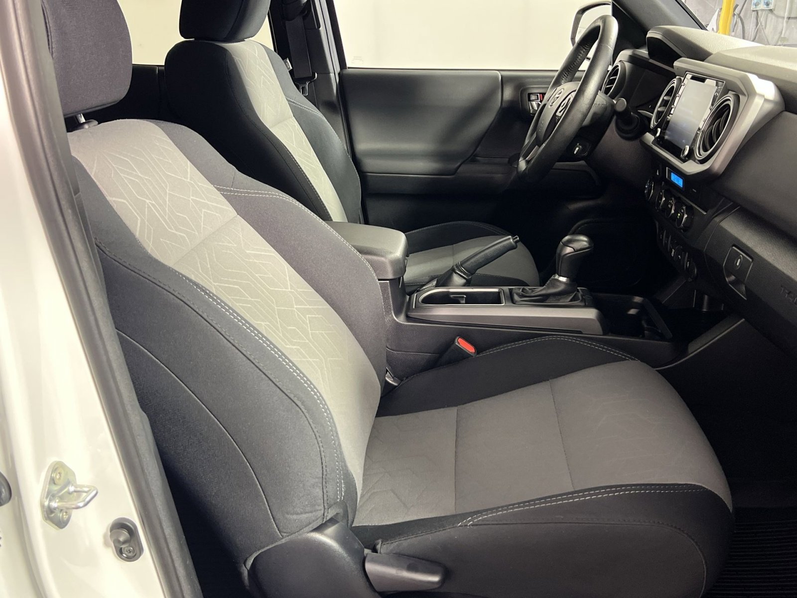 Used 2021 Toyota Tacoma TRD Off-Road w/ Technology Package image 26