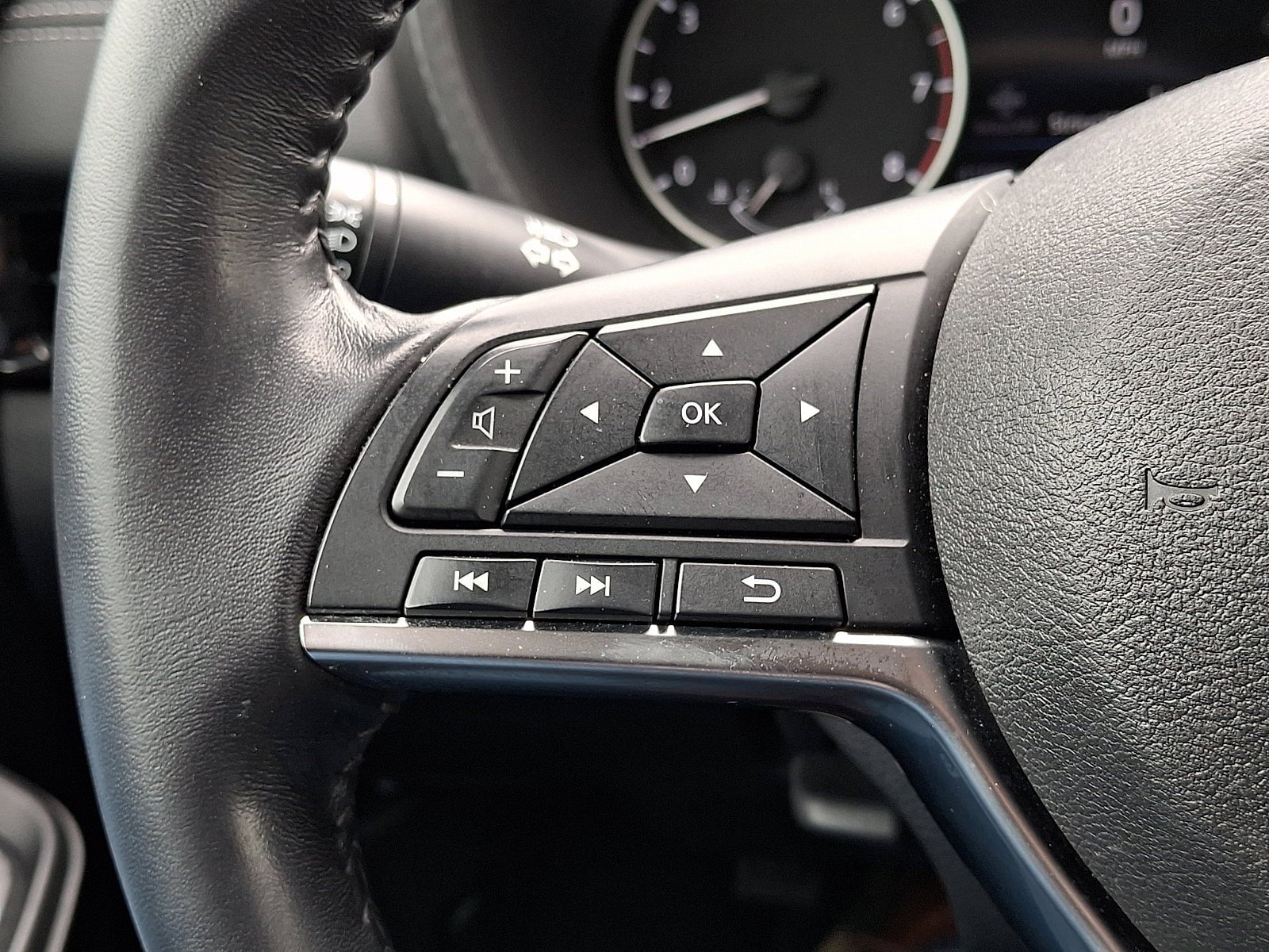 Used 2020 Nissan Sentra SV w/ Trunk Package FWD image 21