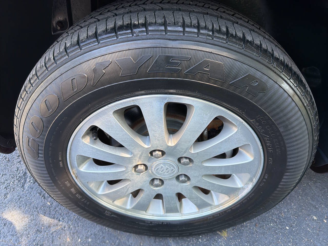 Used 2007 Buick Lucerne CX FWD image 29