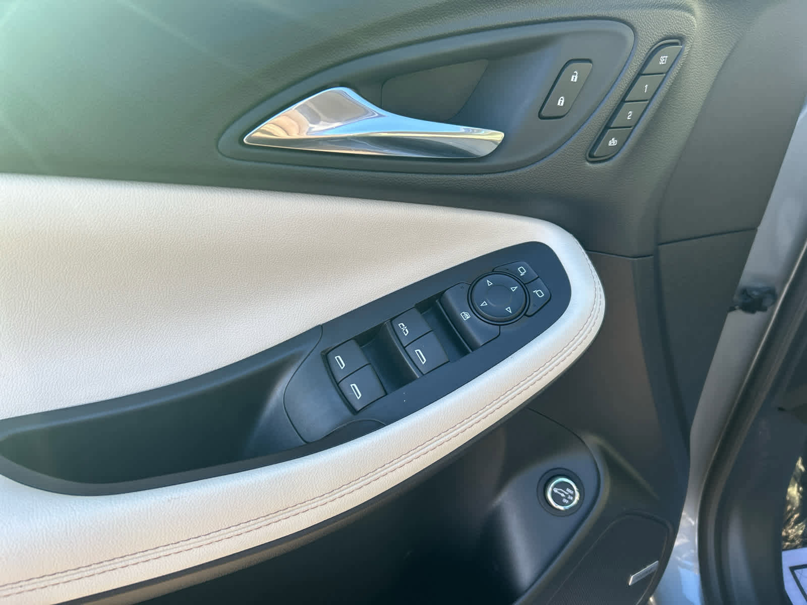 Used 2024 Buick Encore GX Avenir w/ Avenir Technology Package image 10