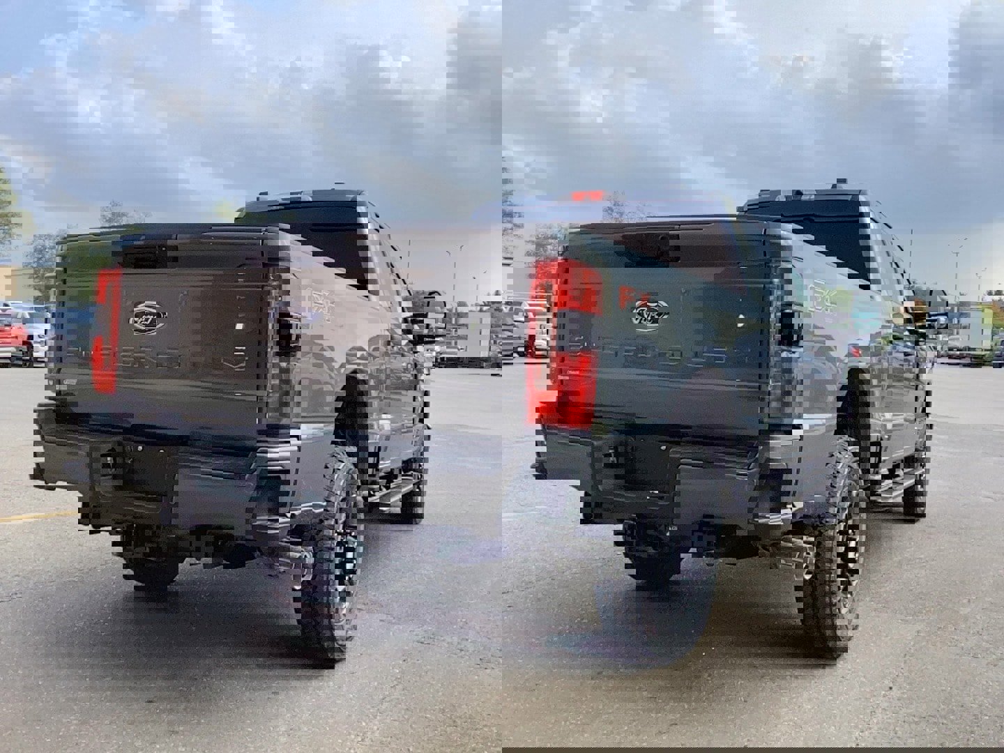 New 2026 Ford F350 4x4 Crew Cab Super Duty image 2