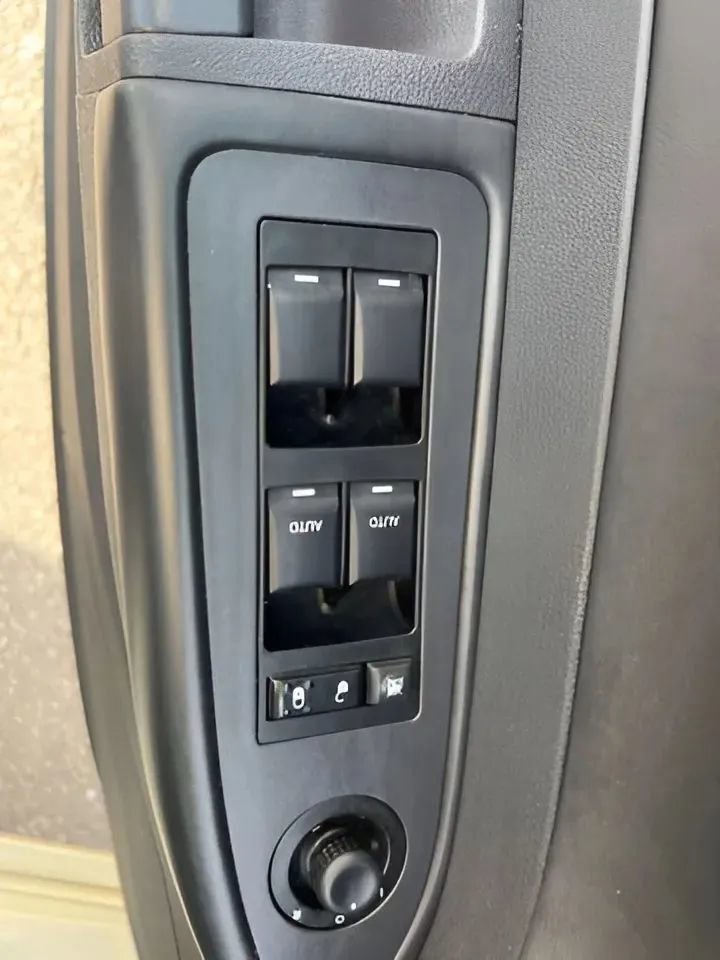 Used 2008 Chrysler 300 Touring w/ Comfort/Convenience Group image 27