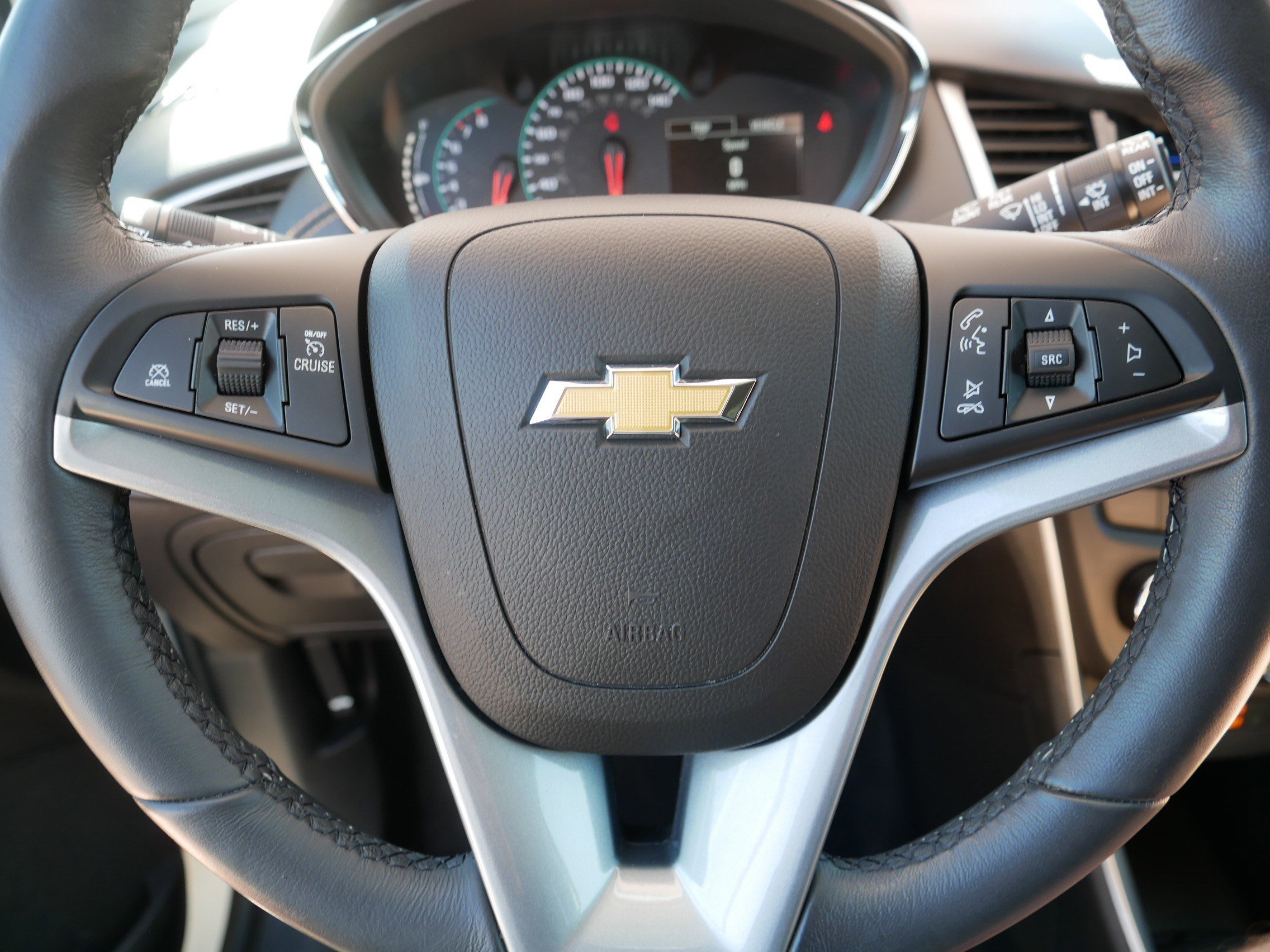 Used 2022 Chevrolet Trax LT w/ LT Convenience Package image 25