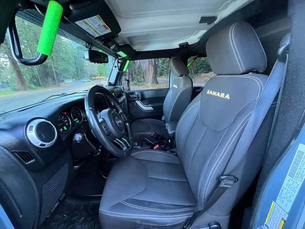 Used 2014 Jeep Wrangler Unlimited Sahara w/ Max Tow Package image 9