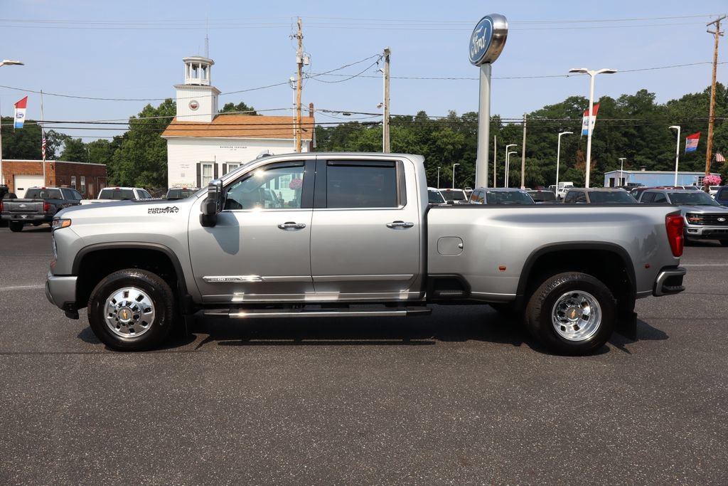 Used 2026 Chevrolet Silverado 3500 High Country w/ High Country Premium Package AWD/4WD image 16