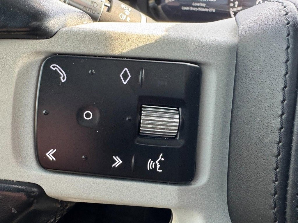 Used 2022 Land Rover Defender 110 X-Dynamic HSE image 18