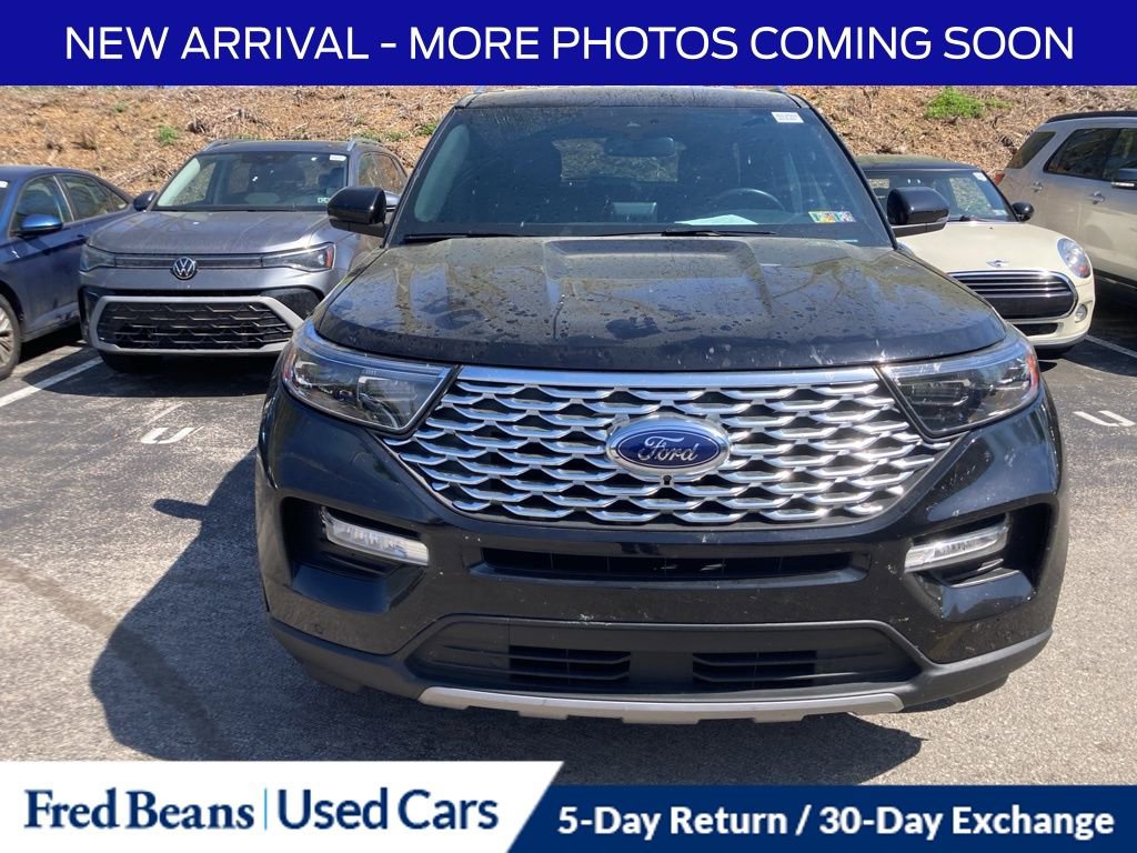 Used 2023 Ford Explorer Platinum w/ Premium Technology Package image 2
