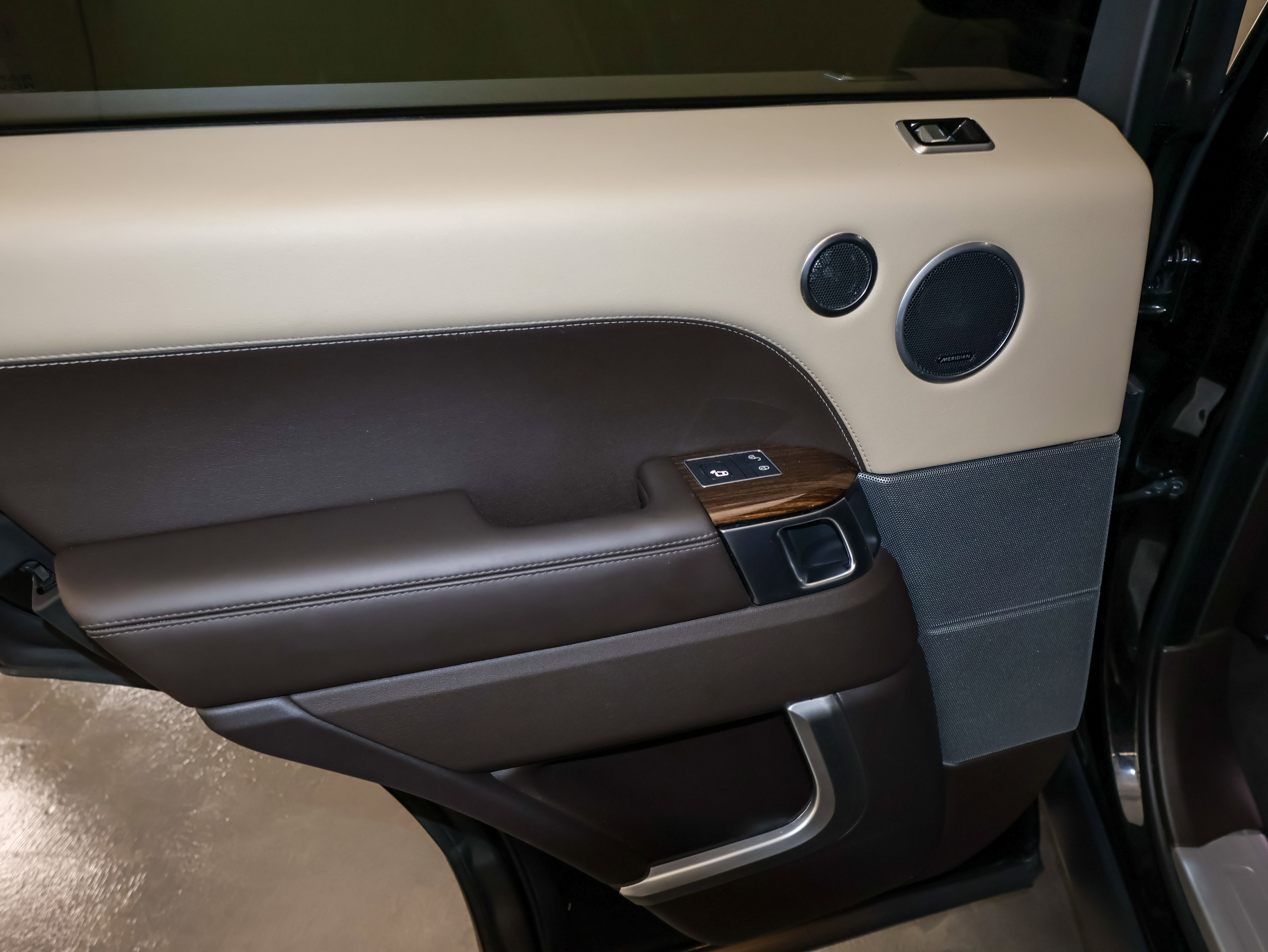 Used 2020 Land Rover Range Rover Sport HSE image 26