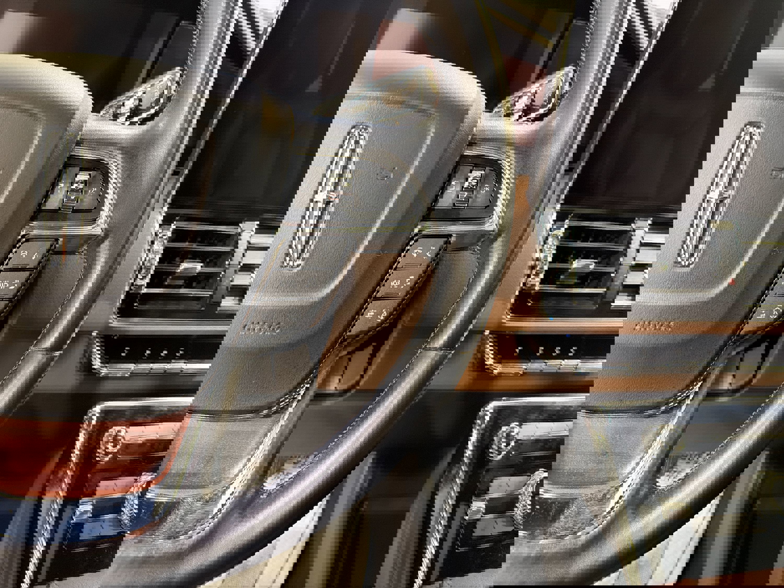 Used 2023 Lincoln Navigator Reserve image 15