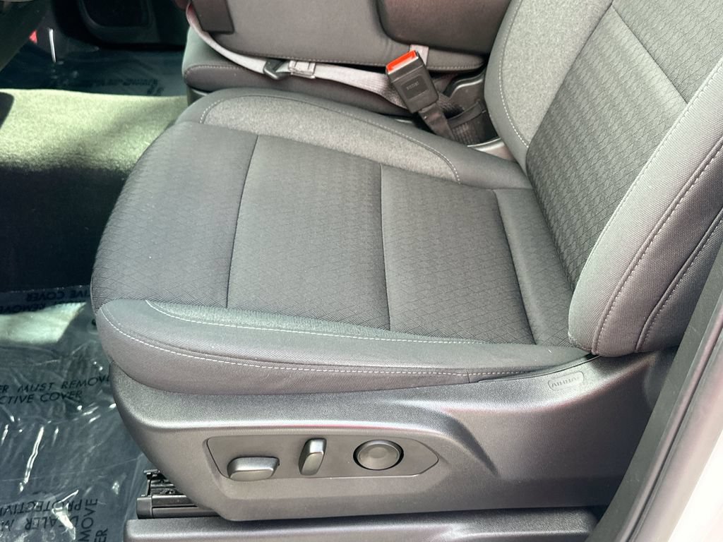 Certified 2025 Chevrolet Silverado 1500 Custom RWD image 18