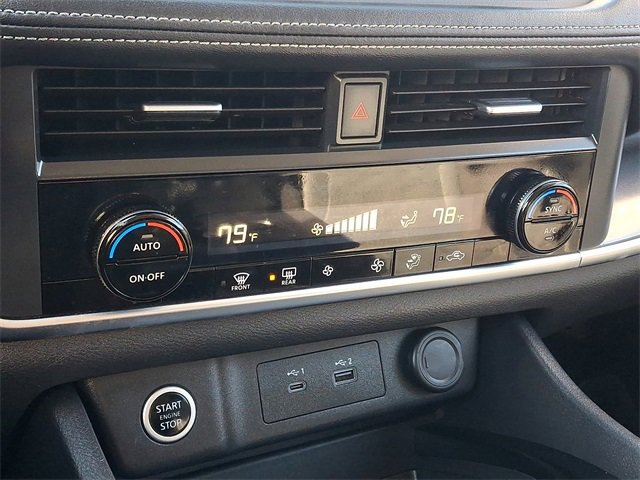 Used 2023 Nissan Rogue SV image 11