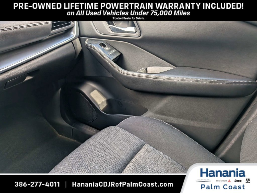 Used 2024 Nissan Rogue SV AWD/4WD image 15