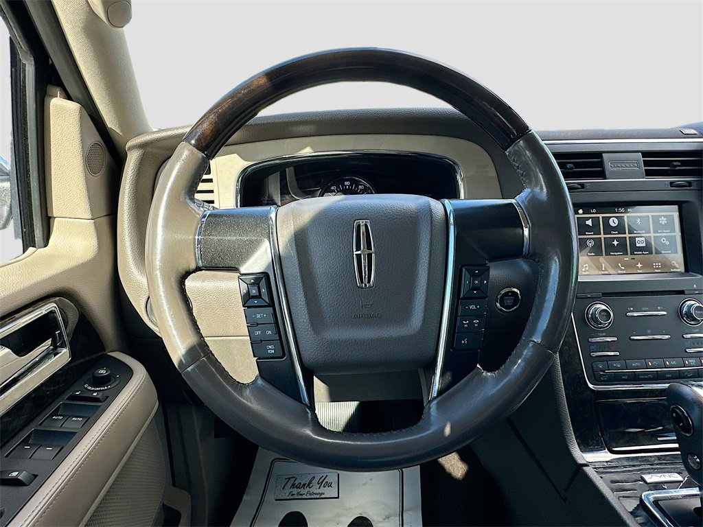 Used 2016 Lincoln Navigator Select image 11