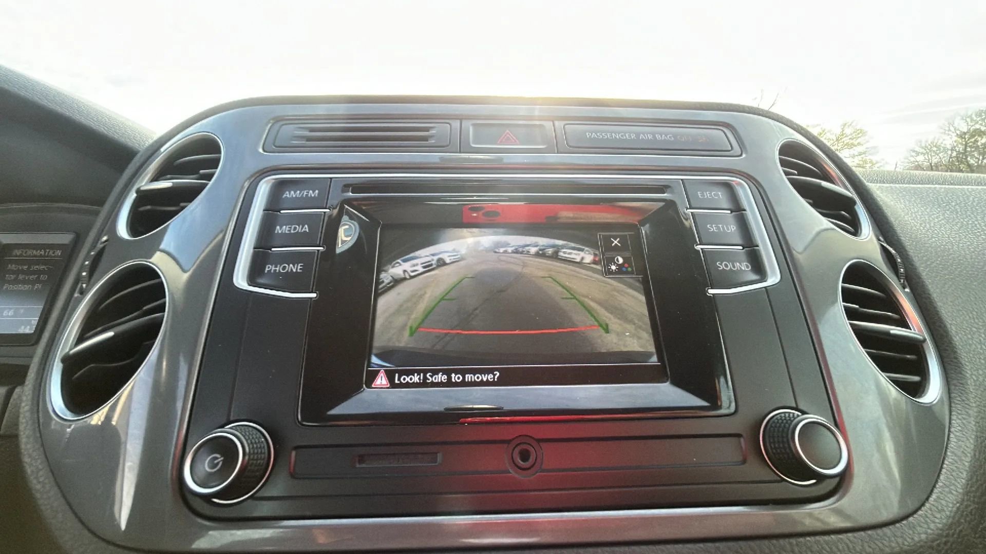 Used 2016 Volkswagen Tiguan SE image 33