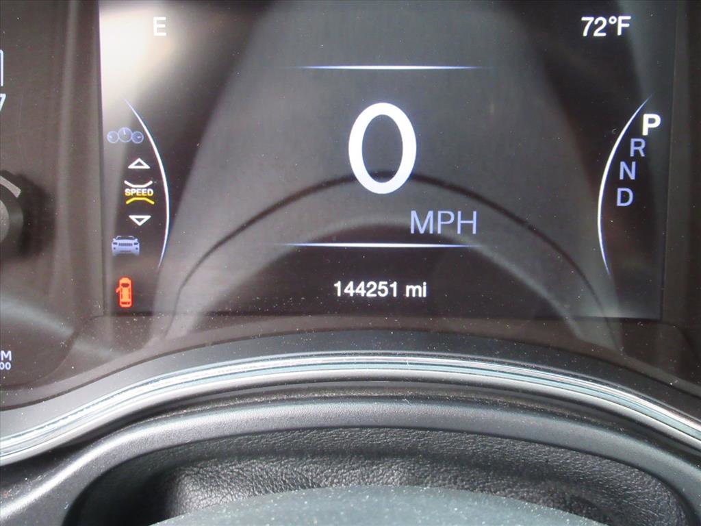 Used 2017 Jeep Grand Cherokee Altitude image 30