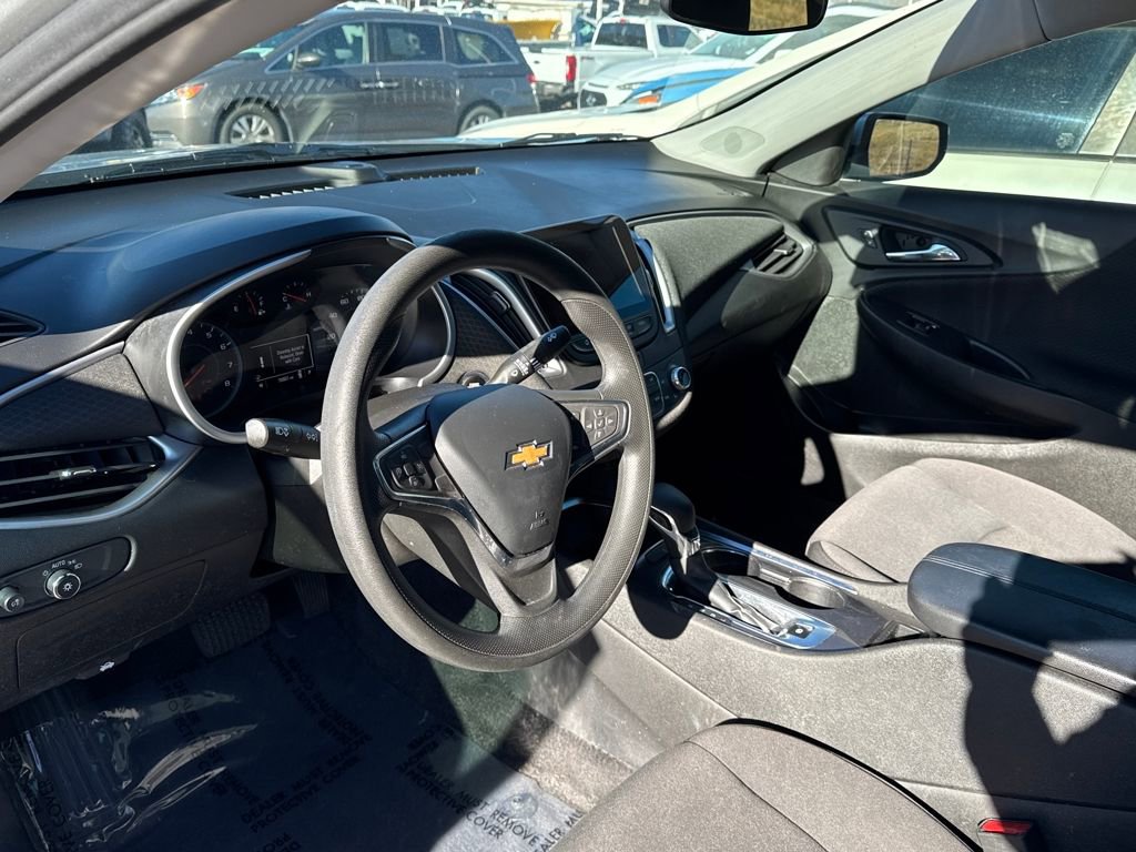 Used 2022 Chevrolet Malibu LT image 24