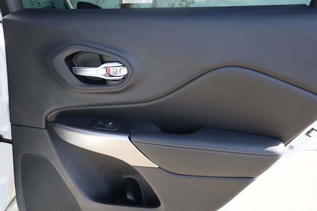 Used 2020 Jeep Cherokee High Altitude image 36