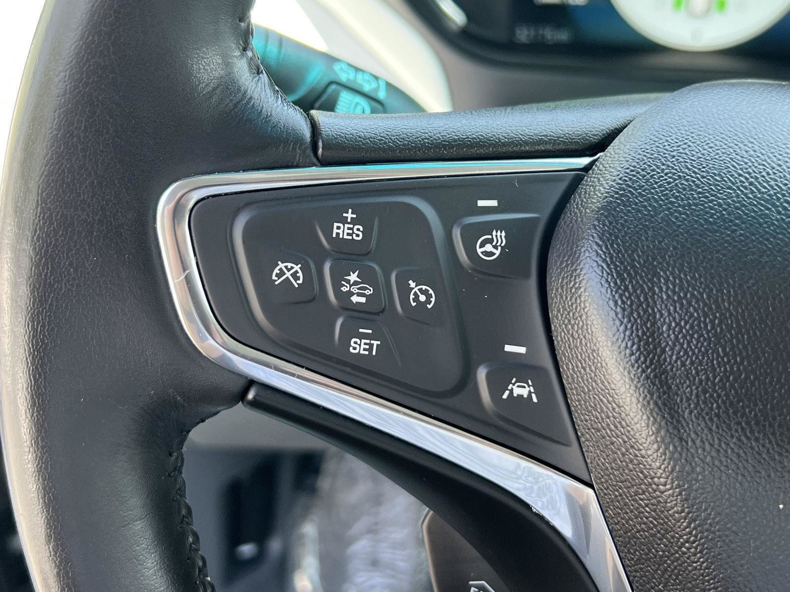 Used 2018 Chevrolet Bolt Premier w/ Driver Confidence II Package FWD image 31