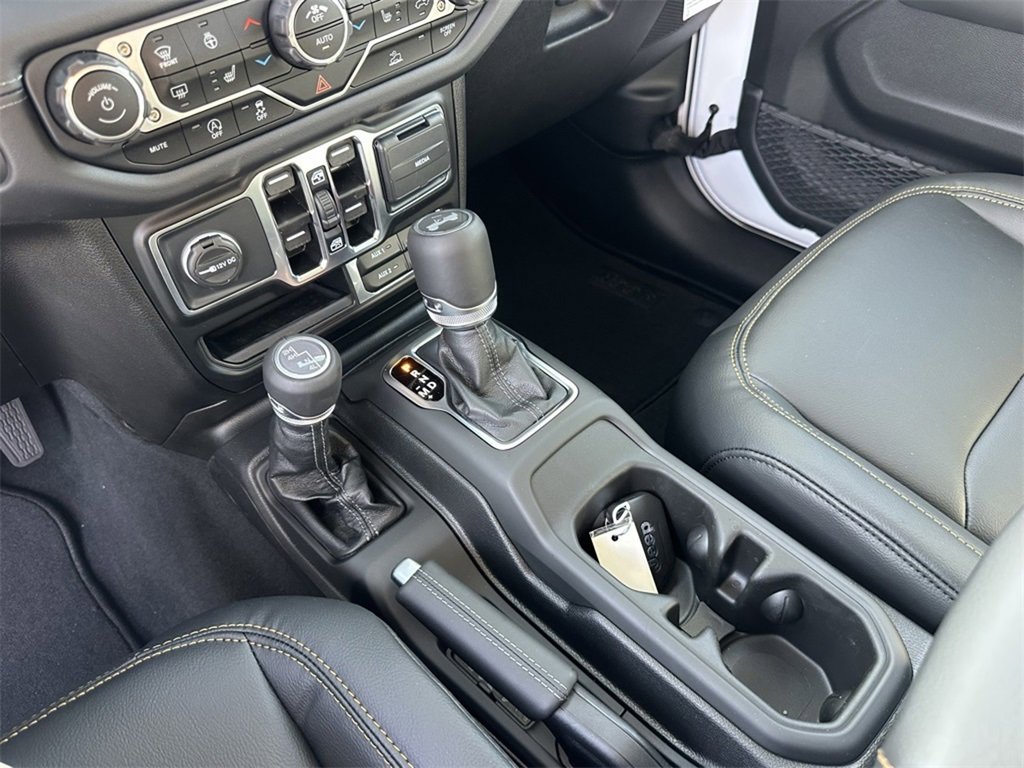 New 2025 Jeep Wrangler Sahara image 27