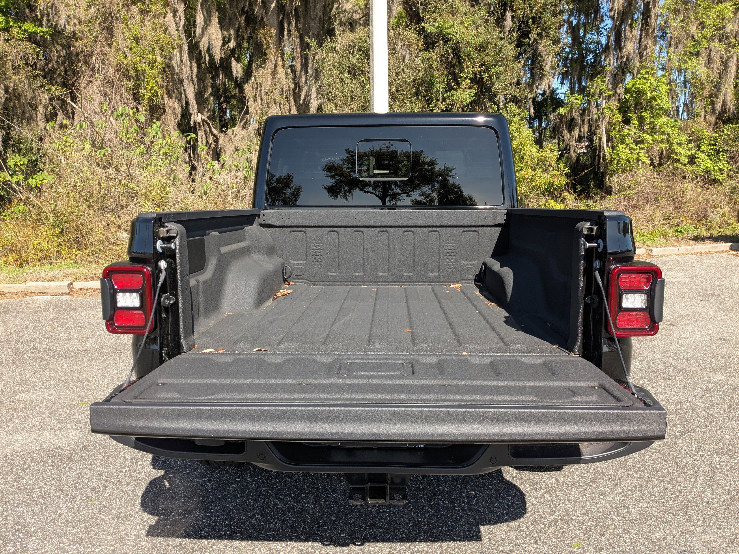 New 2025 Jeep Gladiator High Tide image 12