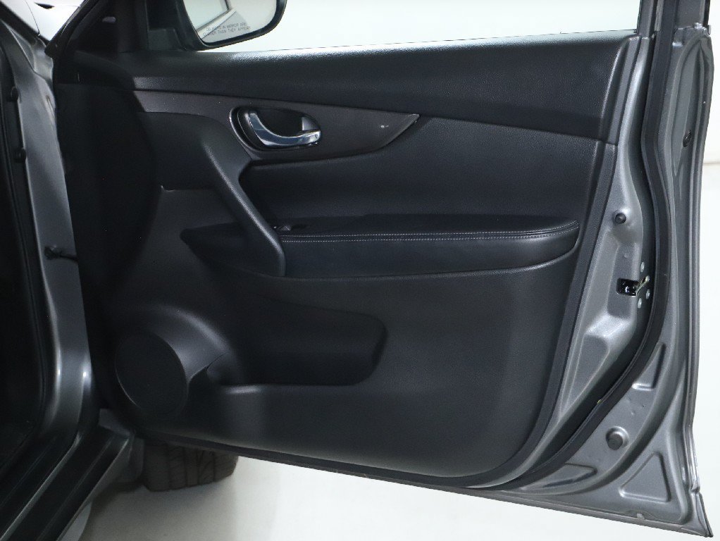 Used 2020 Nissan Rogue SV w/ Sun & Sound Touring Package AWD/4WD image 34