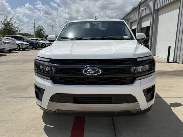 Used 2022 Ford Expedition Limited image 2