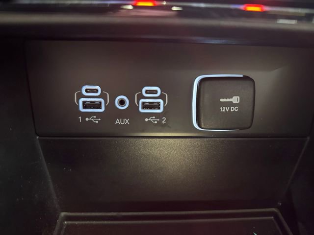 Used 2024 Jeep Grand Cherokee Limited w/ Luxury Tech Group II image 23