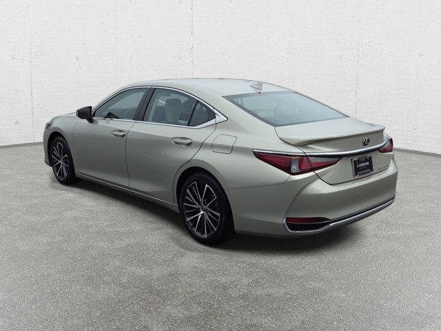 Certified 2025 Lexus ES 300h w/ Premium Package image 7