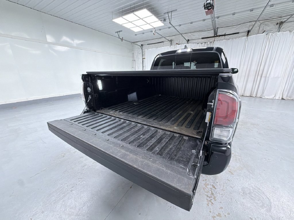 Certified 2022 Toyota Tacoma Limited AWD/4WD image 17