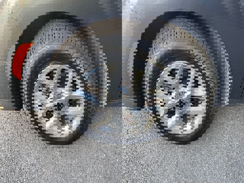 Used 2024 Kia Soul LX w/ Option Group 015 image 6