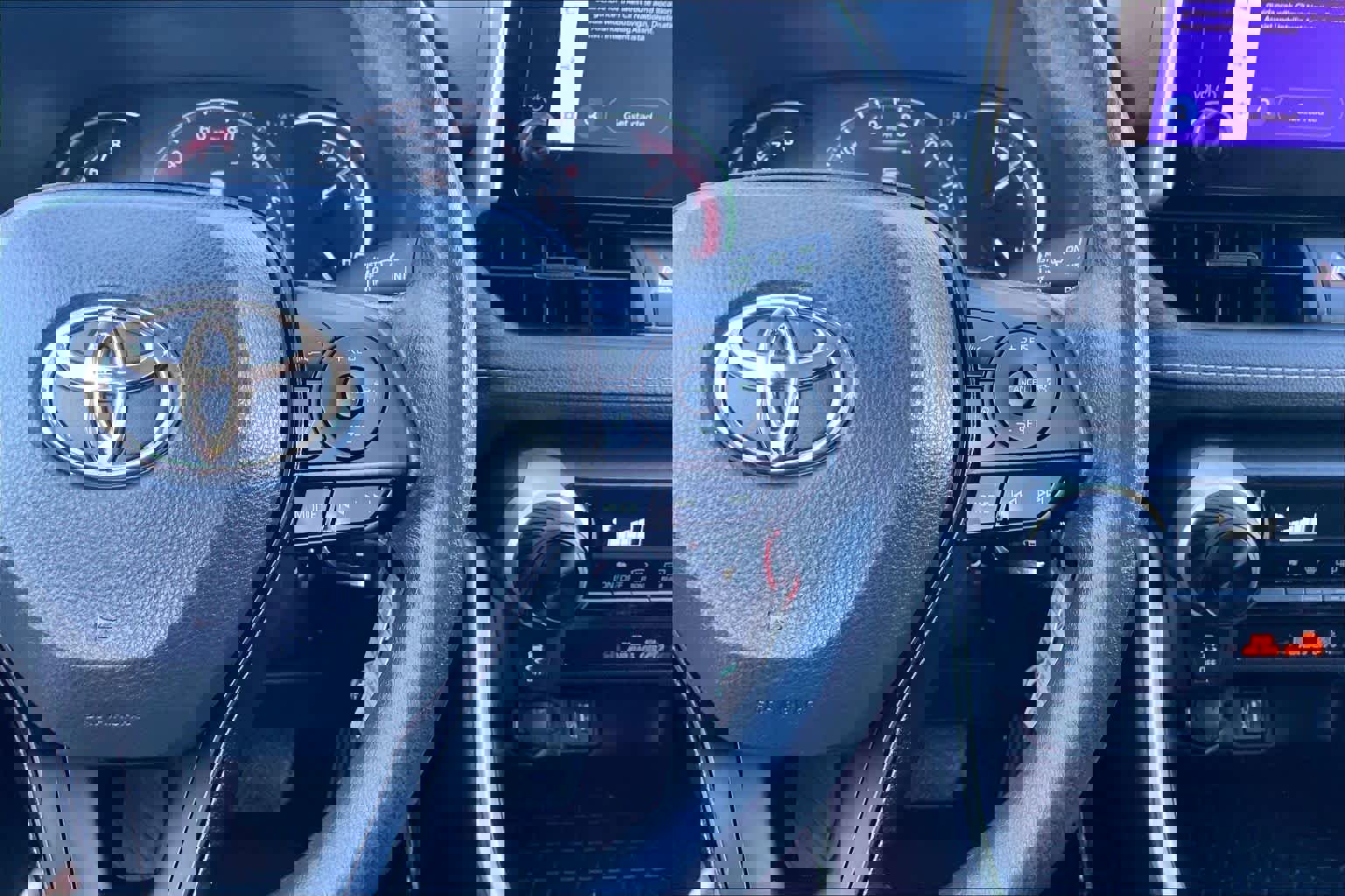 Used 2024 Toyota RAV4 LE image 23