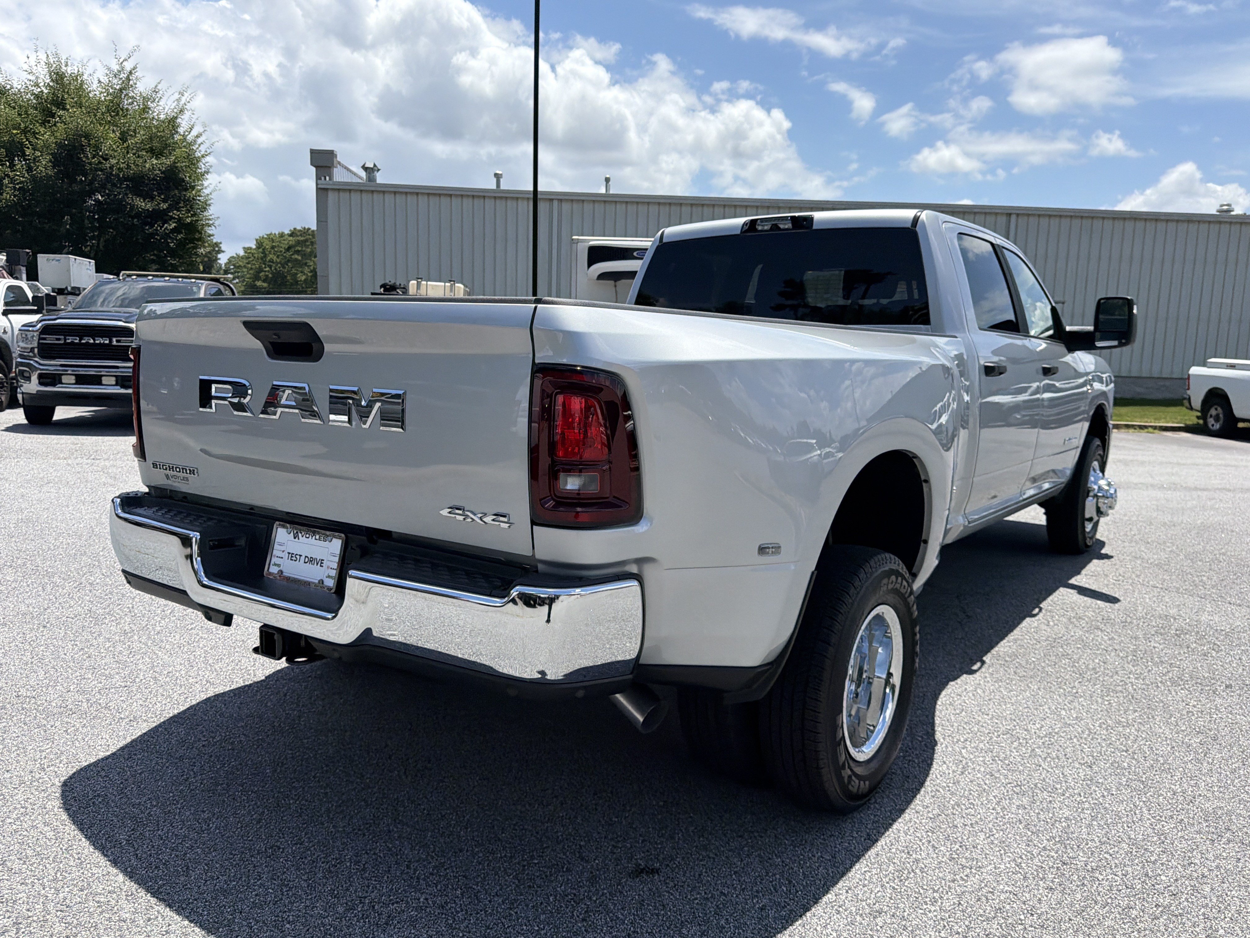 New 2026 RAM 3500 Big Horn AWD/4WD image 8