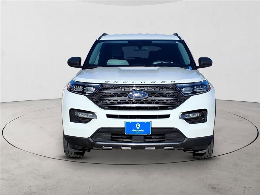 Used 2021 Ford Explorer XLT w/ Equipment Group 202A image 2