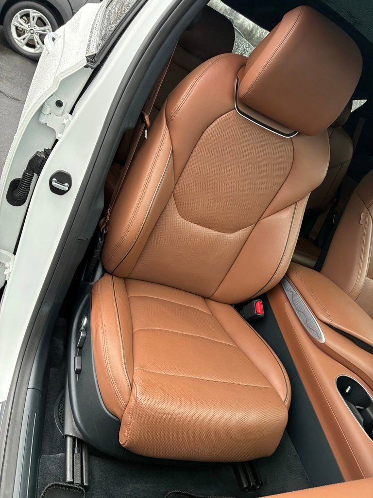 Used 2023 Genesis GV70 2.5T w/ Advanced Package image 20