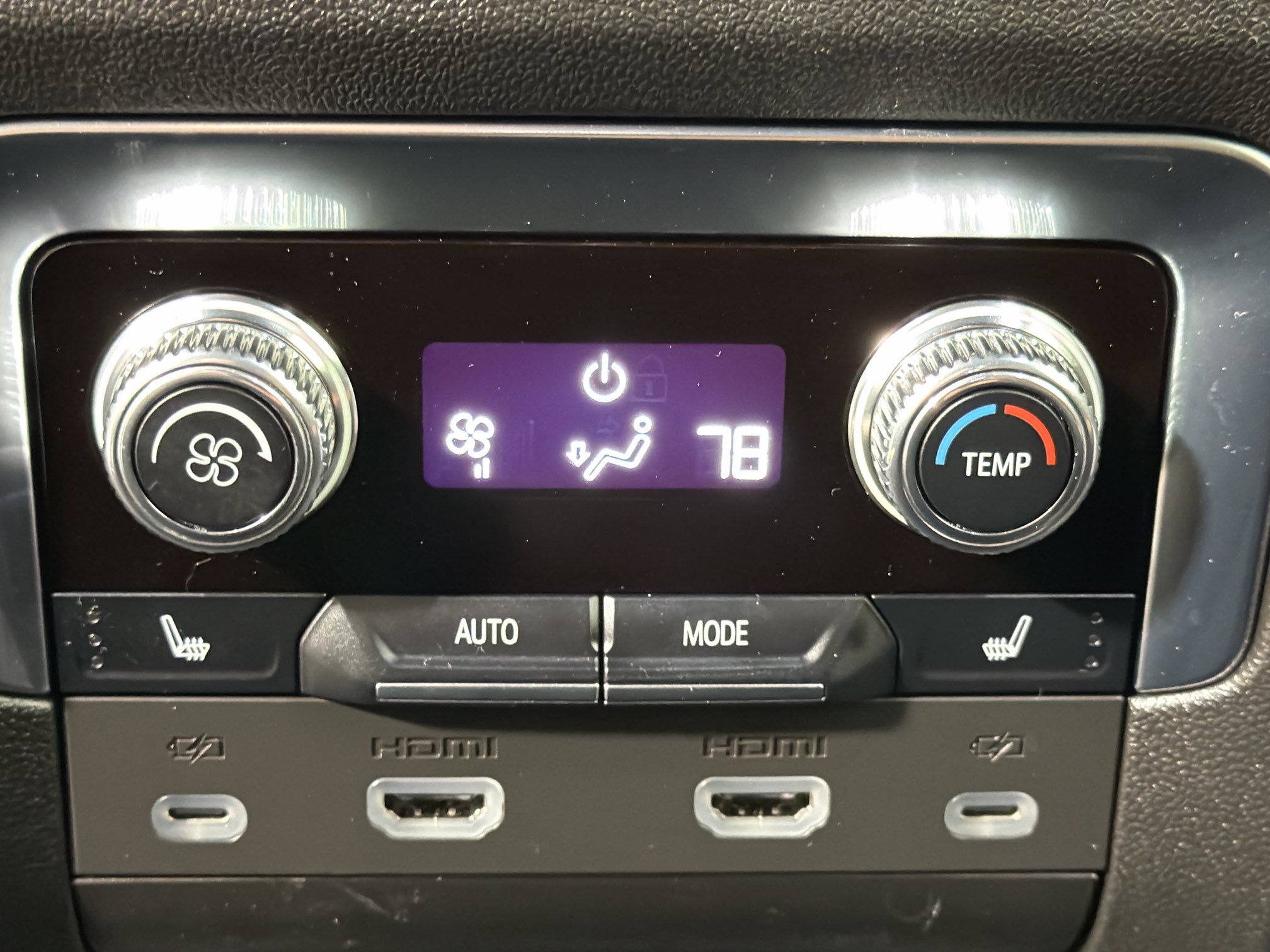 Used 2023 GMC Yukon Denali Ultimate AWD/4WD image 21