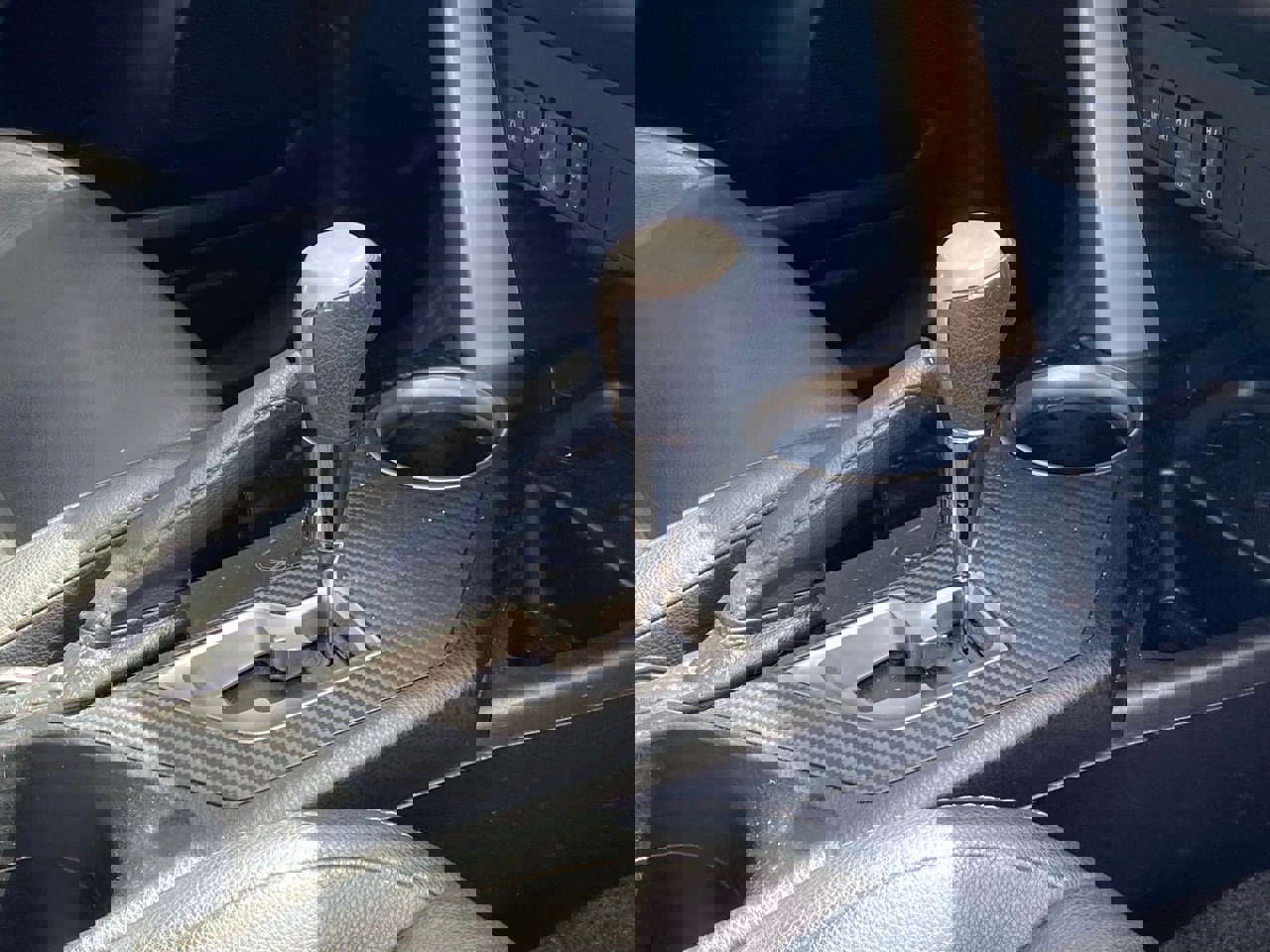 Used 2013 Toyota RAV4 Limited image 7