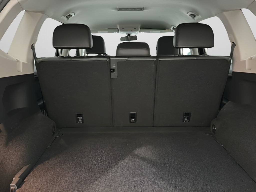 Used 2021 Volkswagen Tiguan SE AWD/4WD image 18