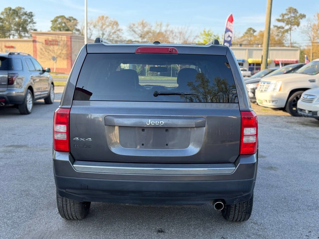 Used 2016 Jeep Patriot High Altitude image 7