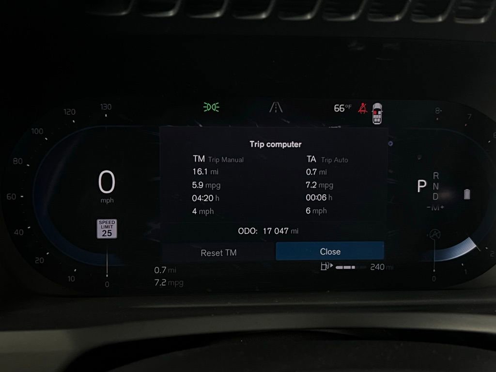 Used 2024 Volvo XC90 B5 Plus image 19