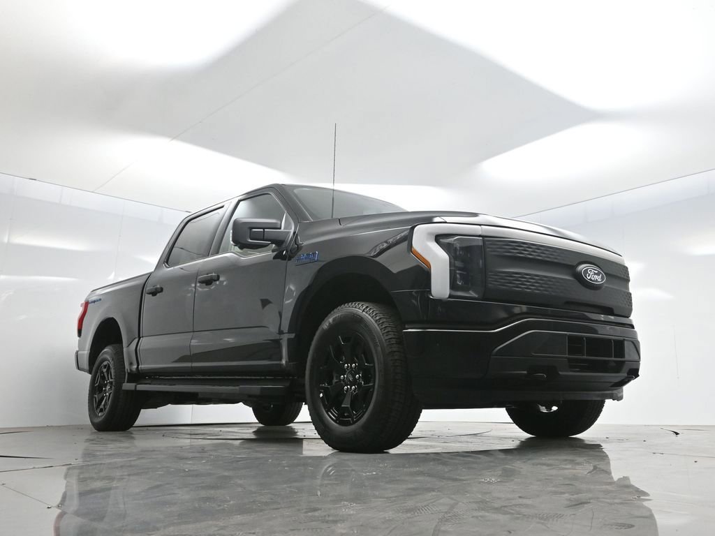 Used 2025 Ford F150 Lightning XLT image 49