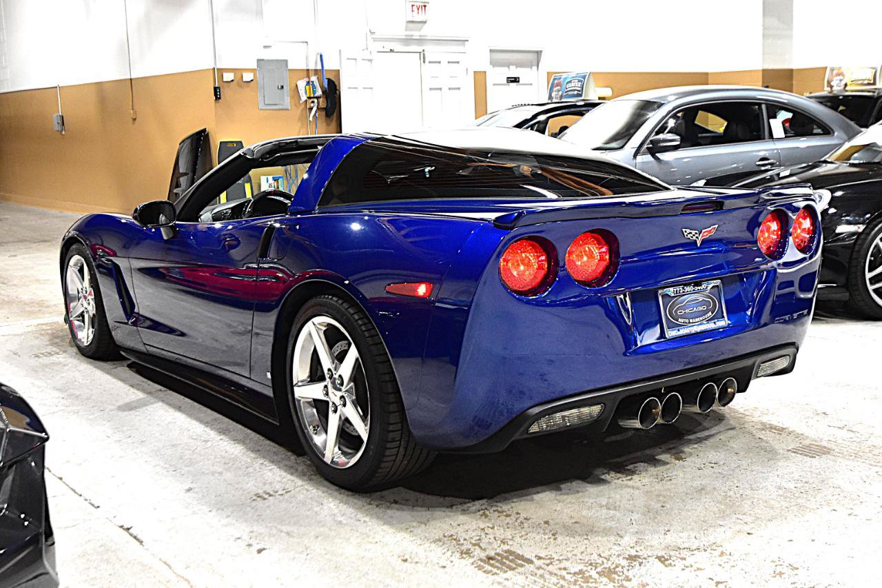Used 2007 Chevrolet Corvette Coupe w/ Performance Package RWD image 13