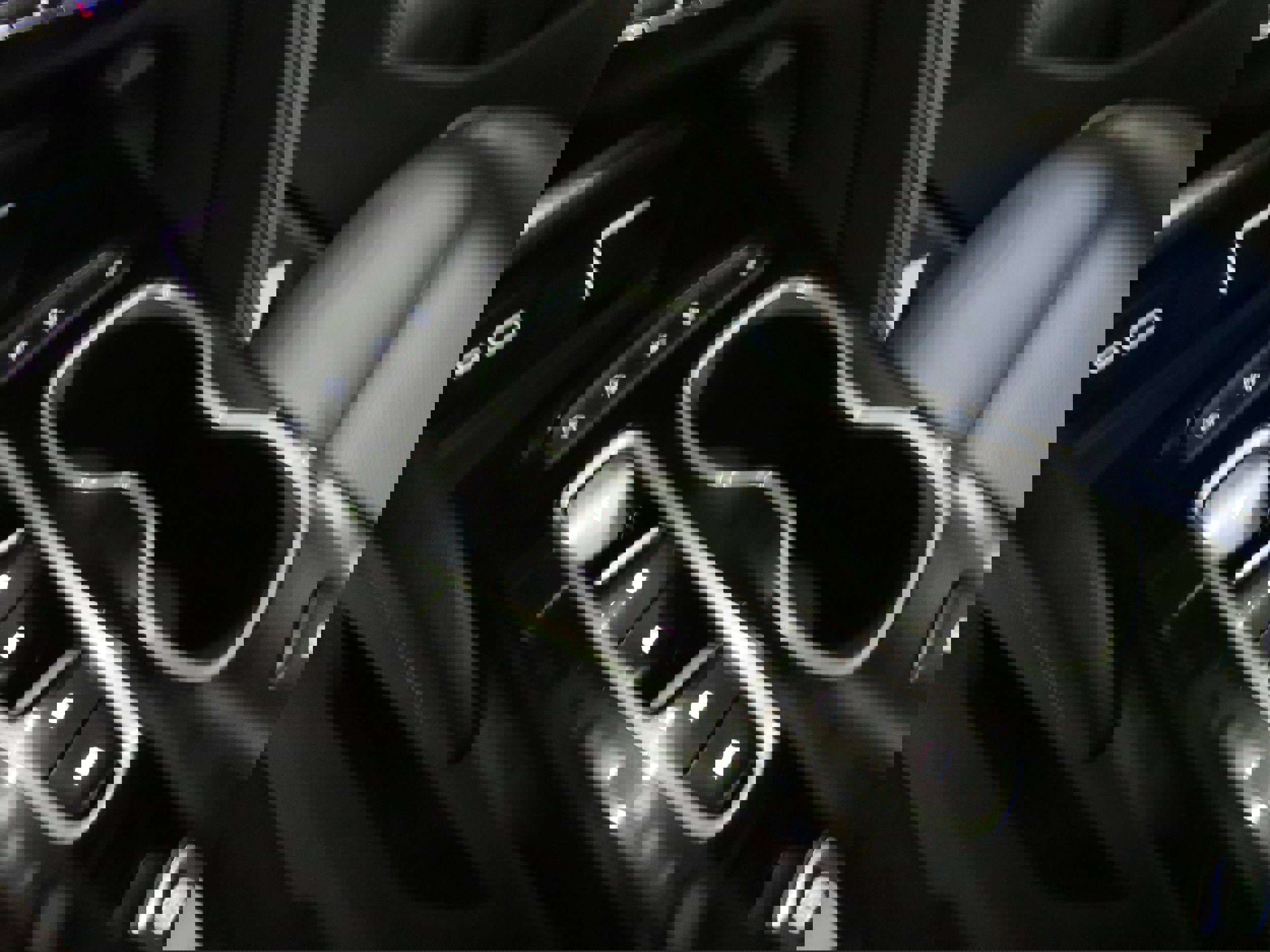 Used 2023 Buick Envision Essence image 13