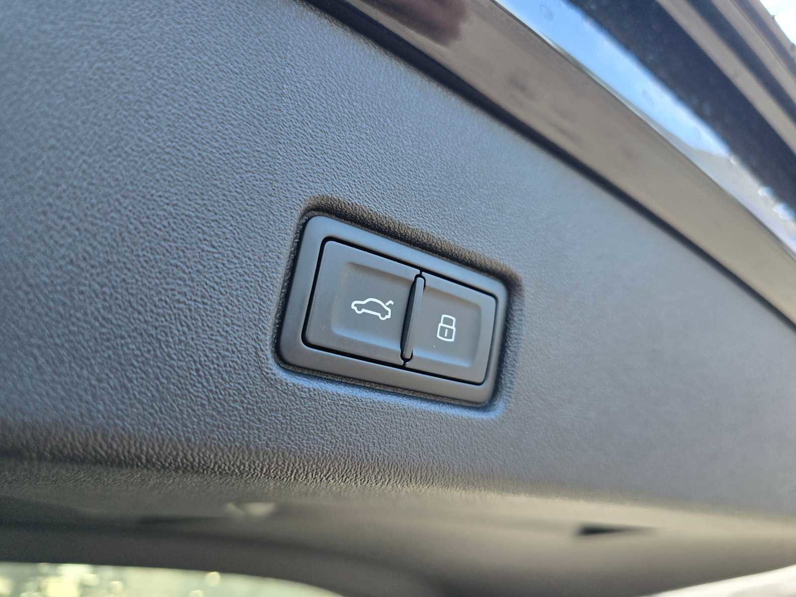 New 2026 Audi Q4 e-tron Premium image 18