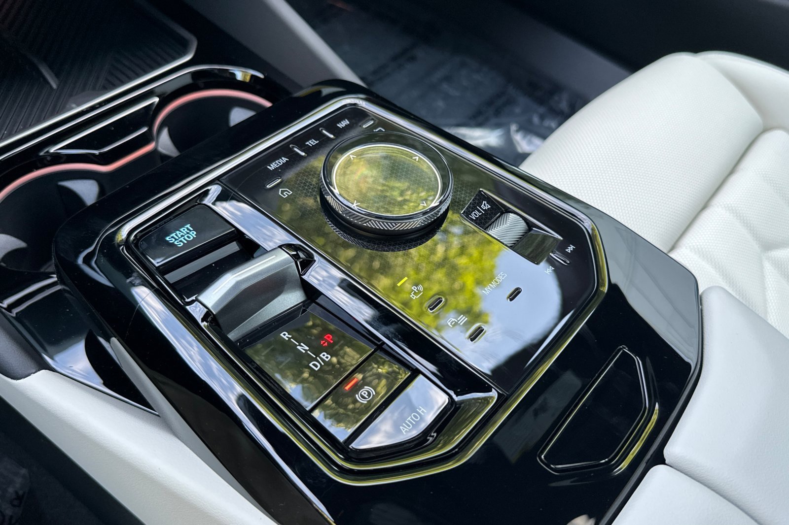 New 2026 BMW i5 eDrive40 w/ M Sport Package image 18