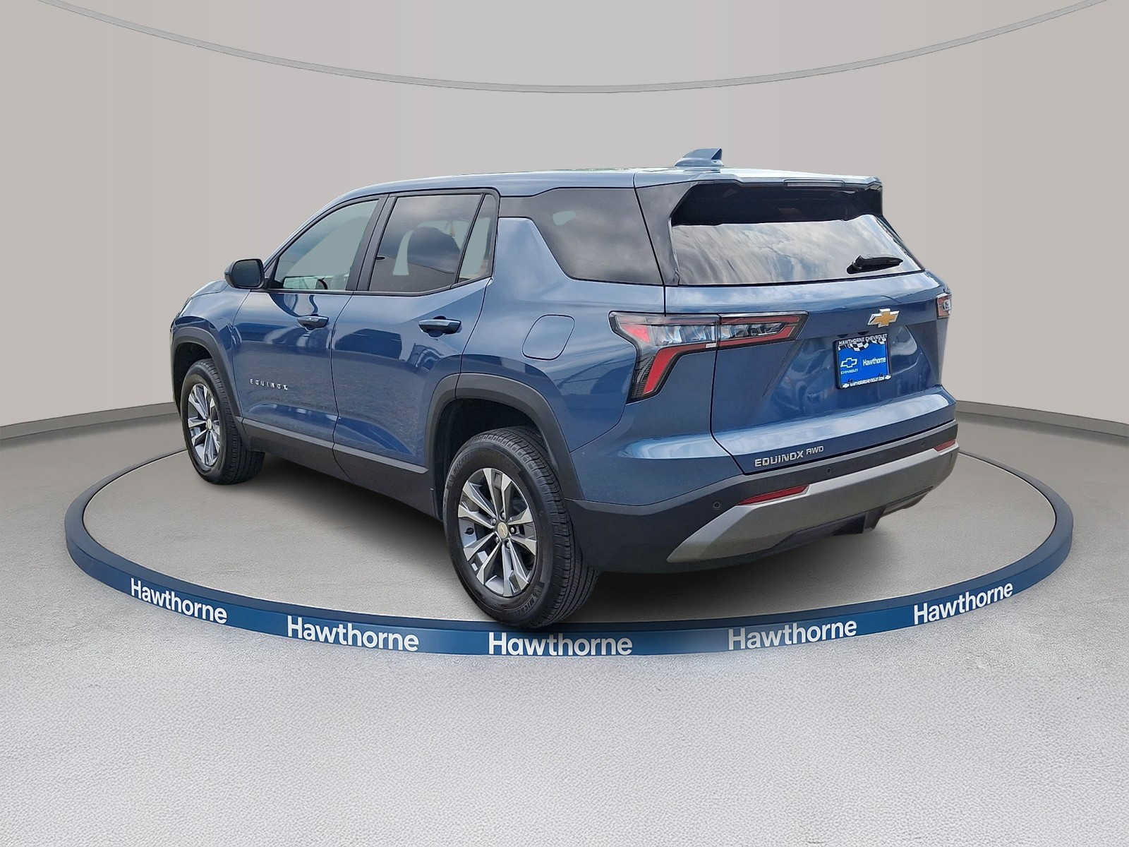 Used 2025 Chevrolet Equinox LT AWD/4WD image 4